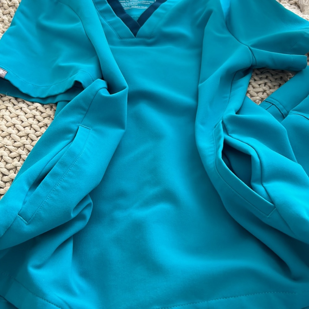 Figs Set Size Small - image 4